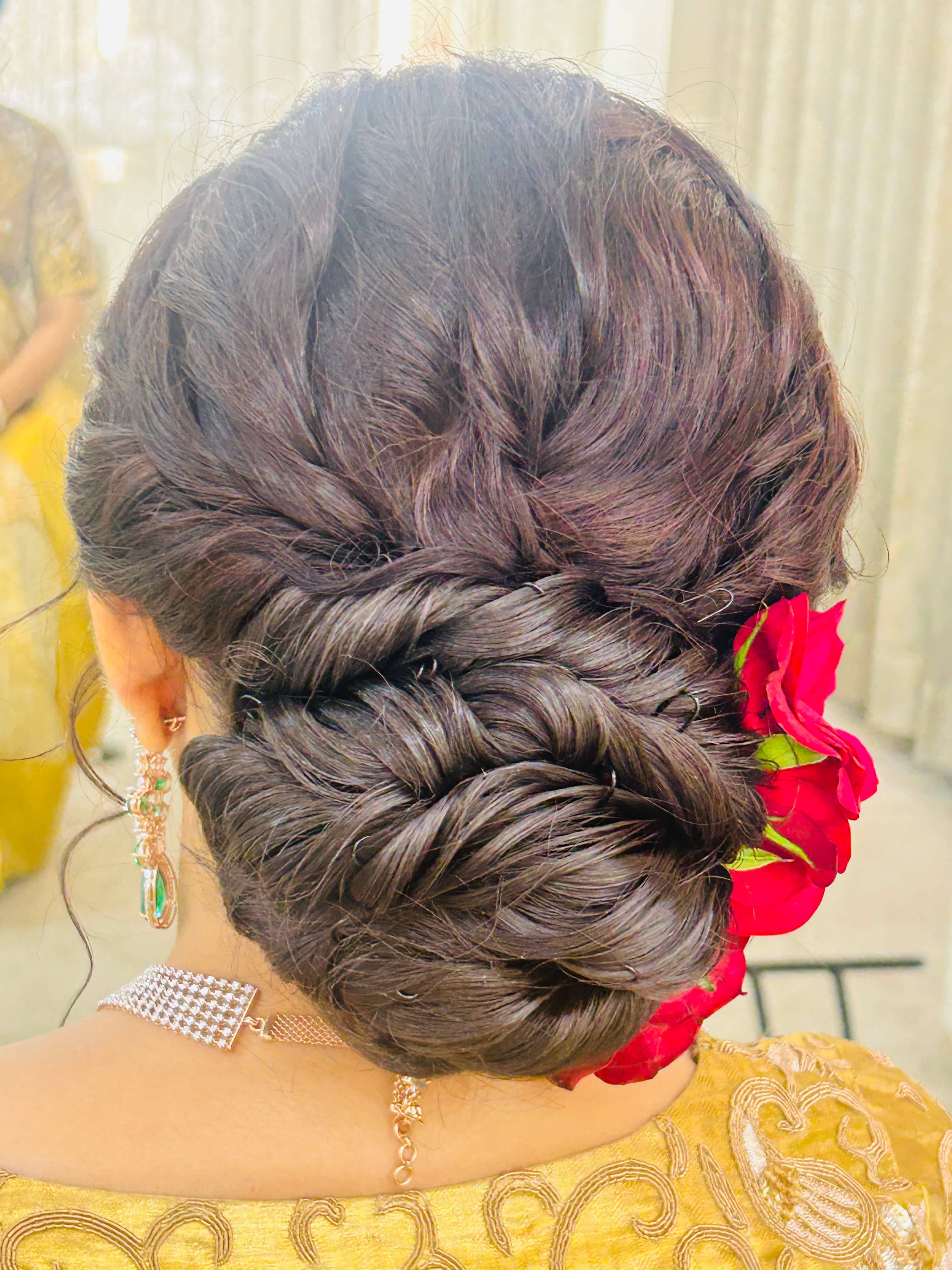 Bridal makeup and mehndi work by Mayuri Kakkad